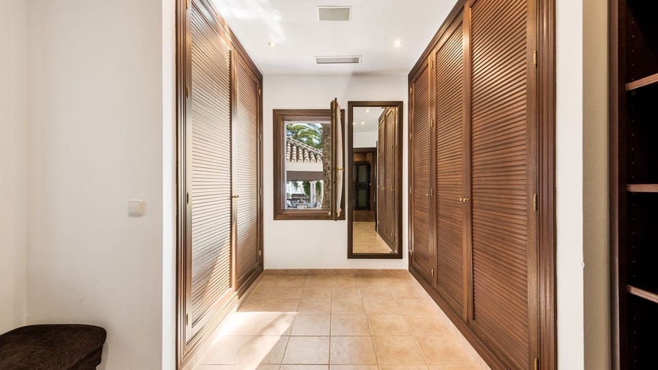 Walk in wardrobe room