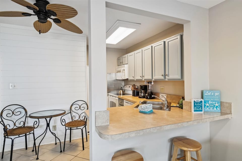 Studio | Private kitchen | Coffee/tea maker, fridge, oven, toaster