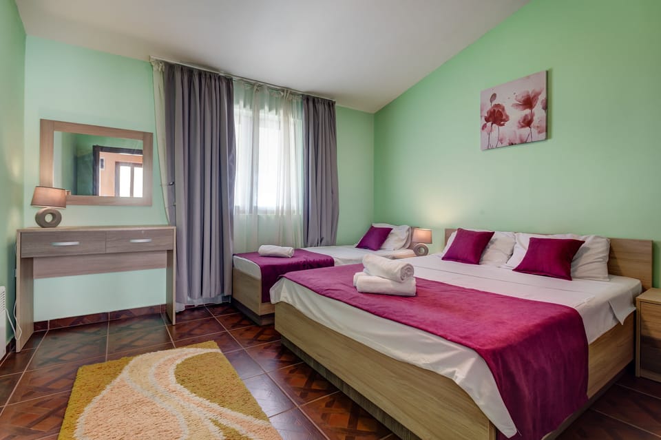 There are 3 bedrooms on 3 floors, each with a different setting. 