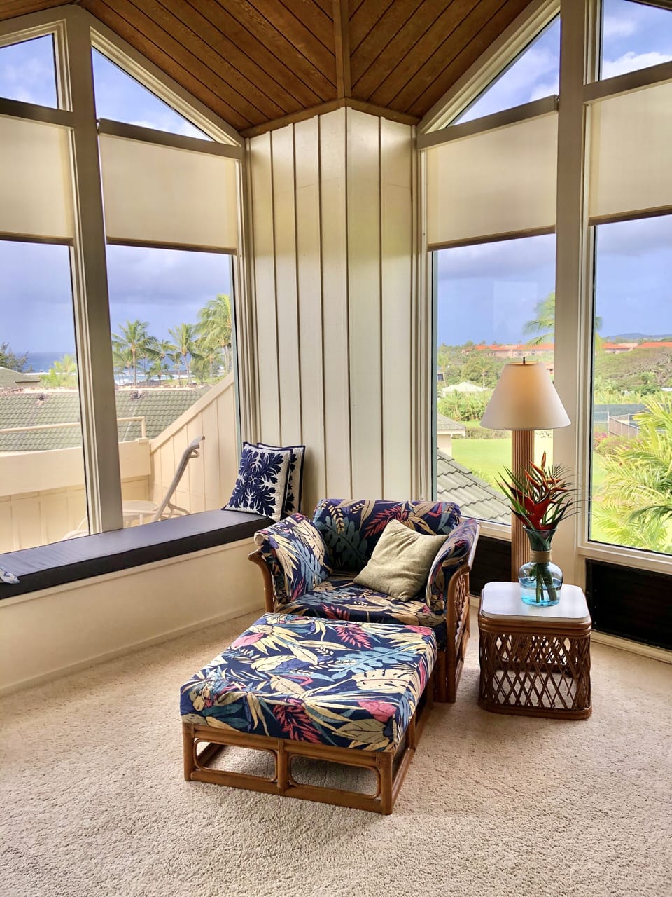 COMFY CHAISE & 2ND FLOOR VIEWS