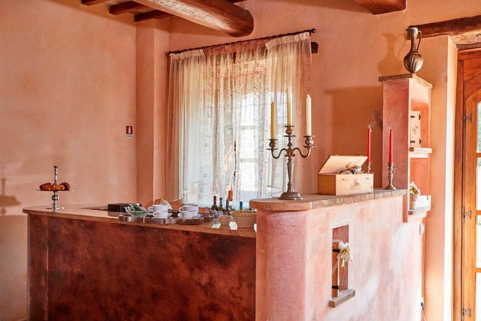 Brown, Cabinetry, Bathroom Cabinet, Plumbing Fixture, Building, Wood, Lighting, Textile, House, Orange