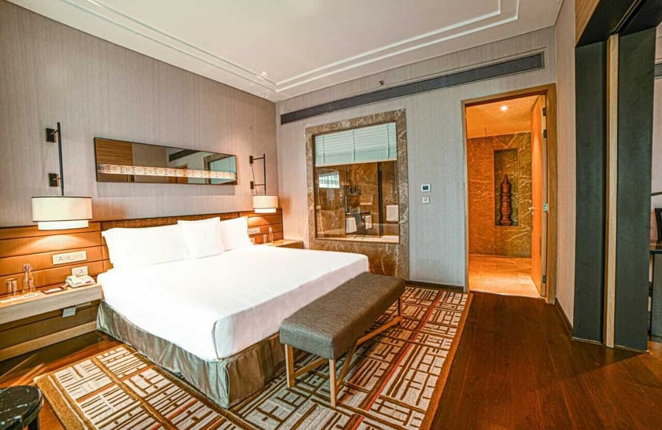 Premium bedding, minibar, in-room safe, desk