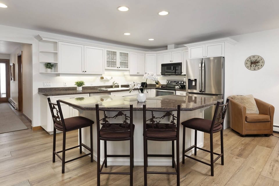 This recently updated kitchen is a light, bright place to prepare meals.