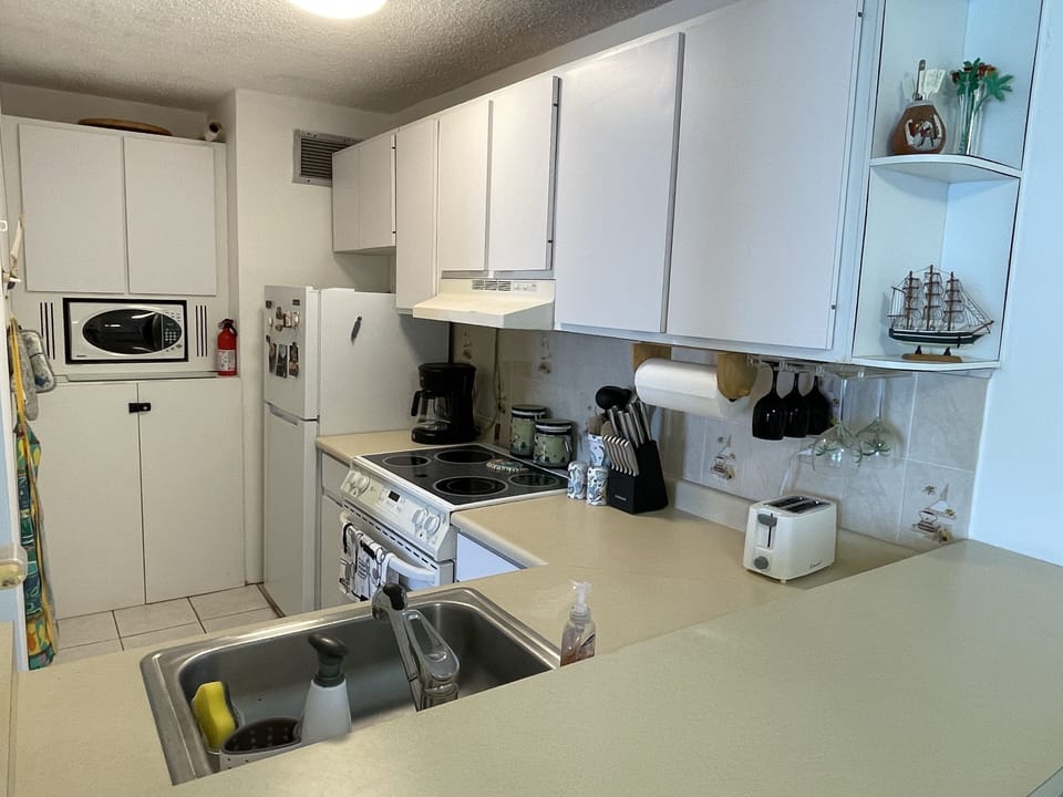 Fully equipped kitchen