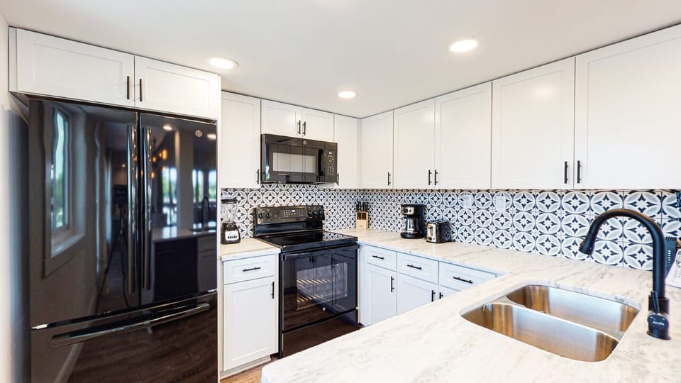 Fully Renovated Kitchen
