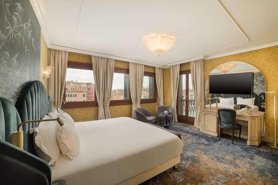 Premium Room with Canal View | 1 bedroom, minibar, in-room safe, desk