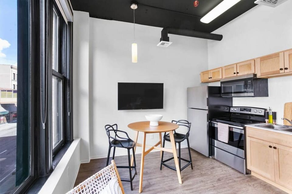 Experience downtown in luxurious comfort