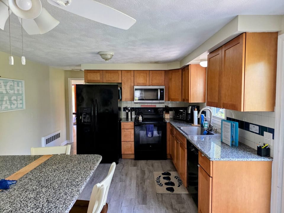 Large eat in kitchen