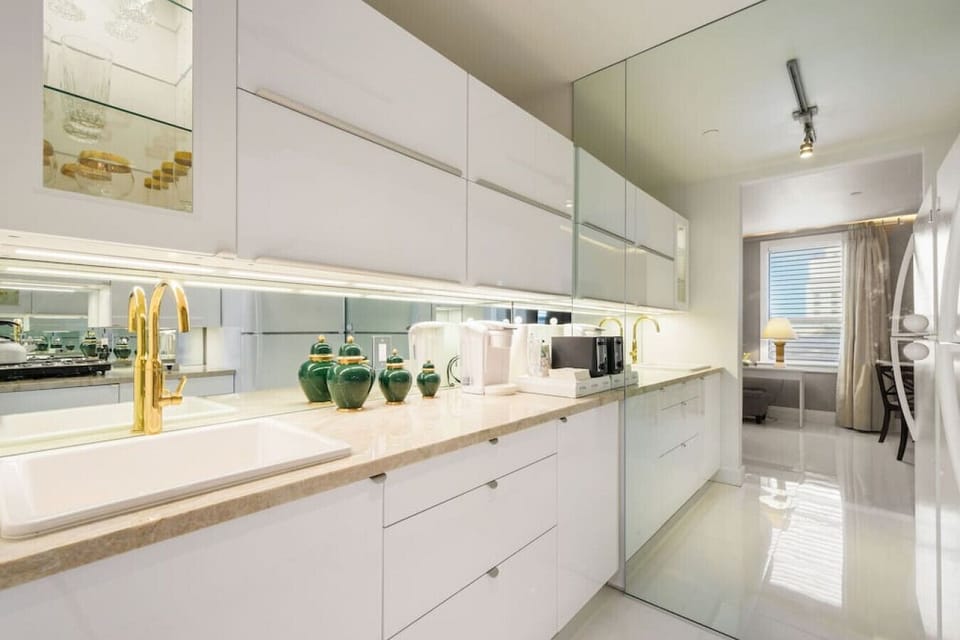 Kitchen ensuite to the Living Room