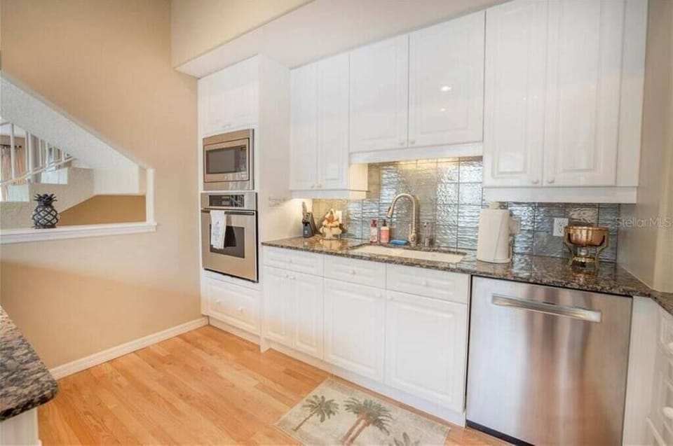 Kitchen (2)