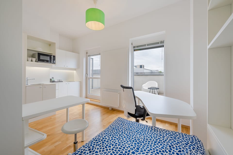 Basic Single Room | In-room safe, blackout drapes, soundproofing, iron/ironing board