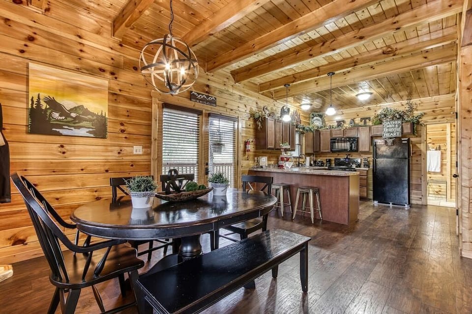 Eagle's Hangout's kitchen and dining area