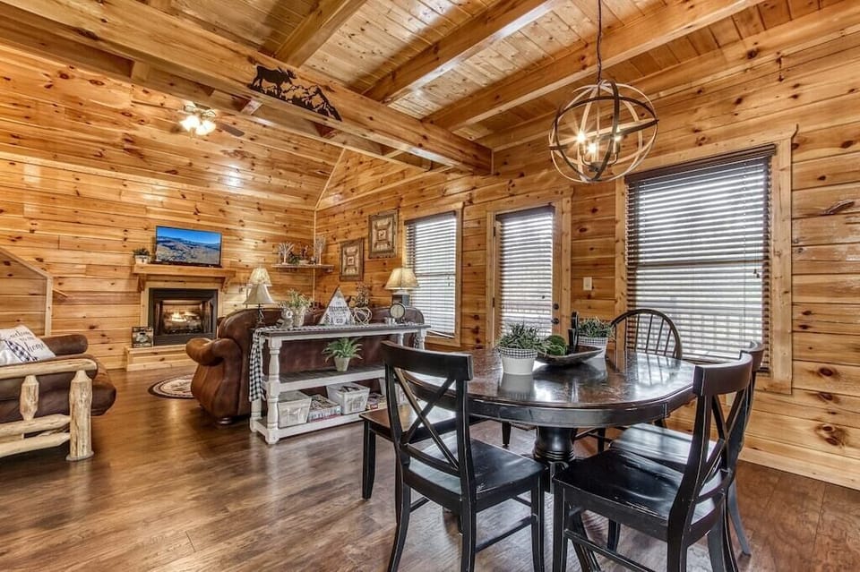 Eagle's Hangout's kitchen and dining area