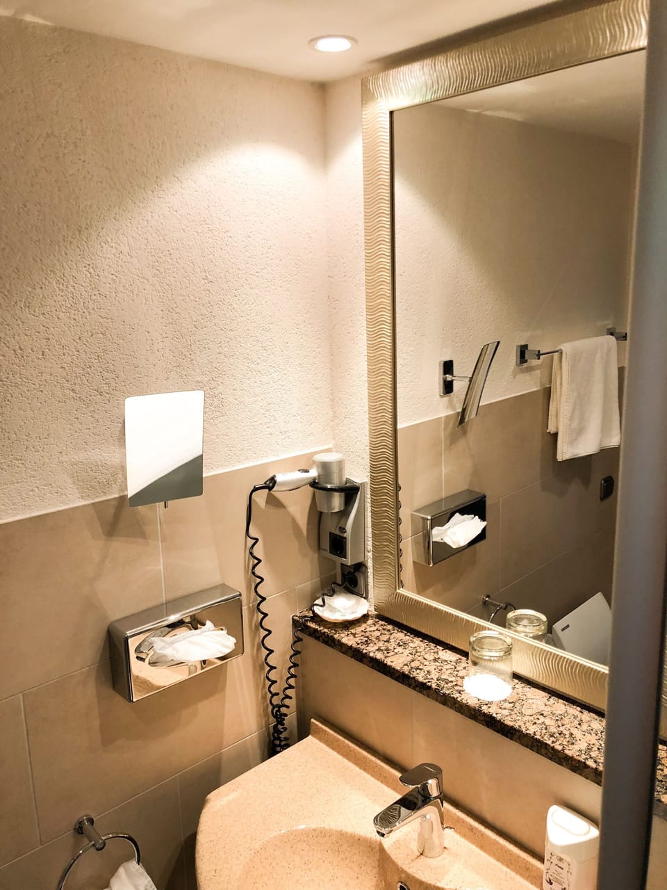 Bathroom sink