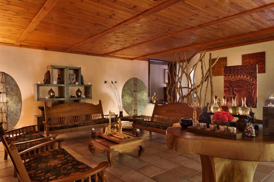 Couples treatment rooms, sauna, hot tub, steam room, Turkish bath