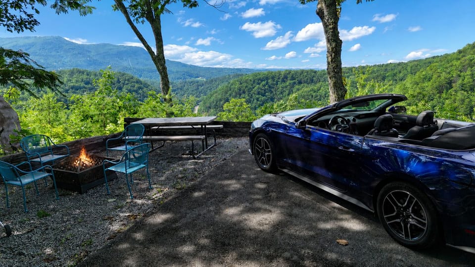 Pull up to Paradise View to be greeted by sweeping mountain views.