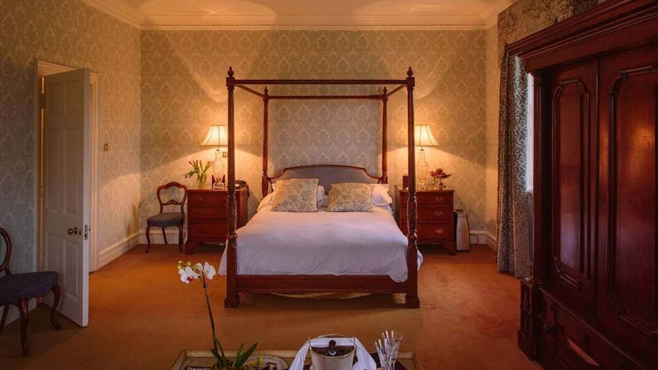 Deluxe Suite, 1 Double Bed | View from room
