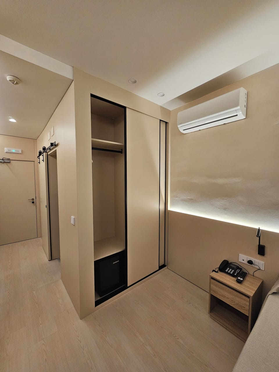 Superior Double Room, Ocean View | Blackout drapes, soundproofing, iron/ironing board, free WiFi