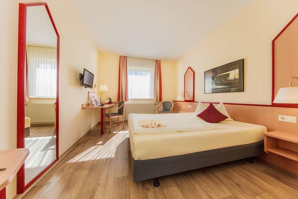 Double Room | 1 bedroom, desk, soundproofing, free WiFi