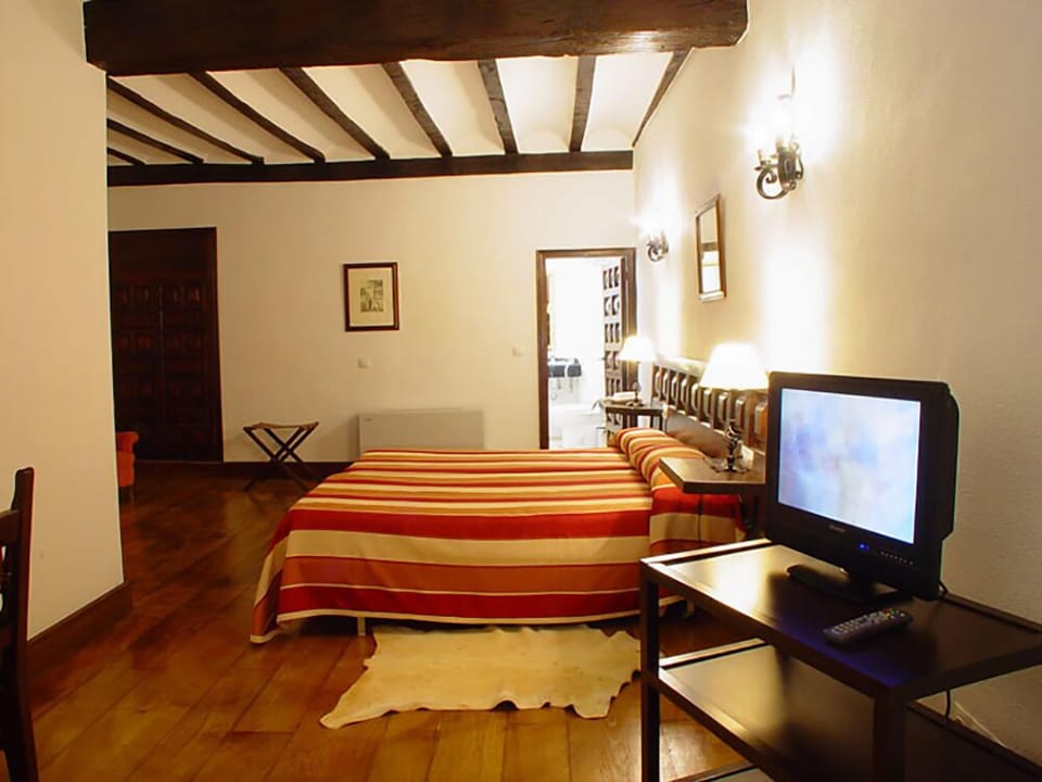Triple Room | In-room safe, blackout drapes, cribs (free), rollaway beds (surcharge)