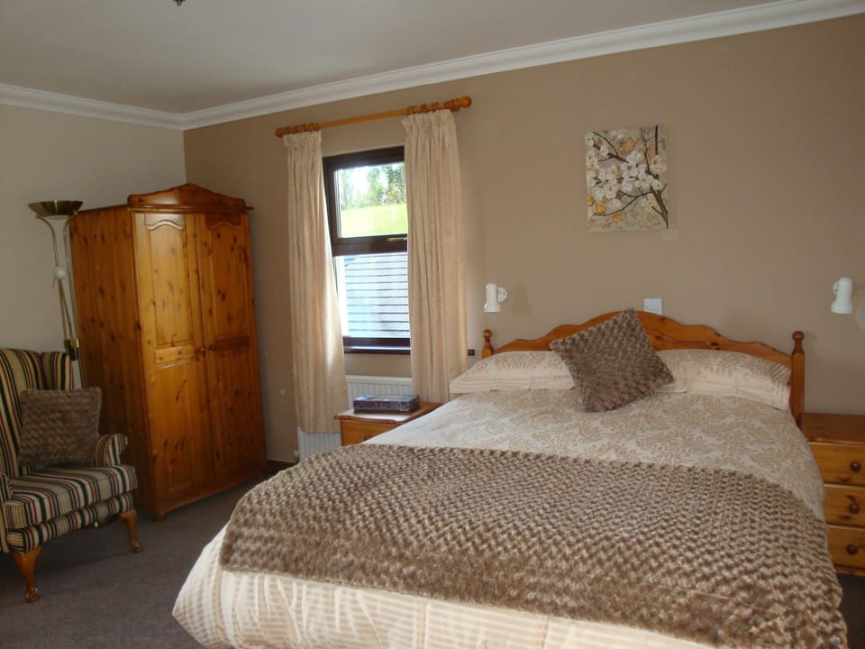 Twin Room | Desk, blackout drapes, iron/ironing board, free WiFi