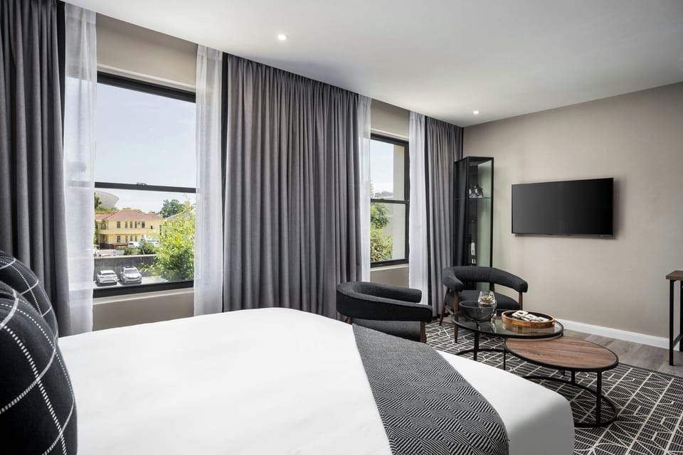 Premium bedding, in-room safe, desk, laptop workspace