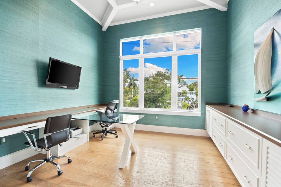 Large Office with Water View connected to the Primary Bedroom - 2nd Level