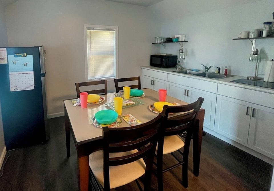 Cottage, 1 Bedroom, Non Smoking, Kitchen | Private kitchen | Microwave