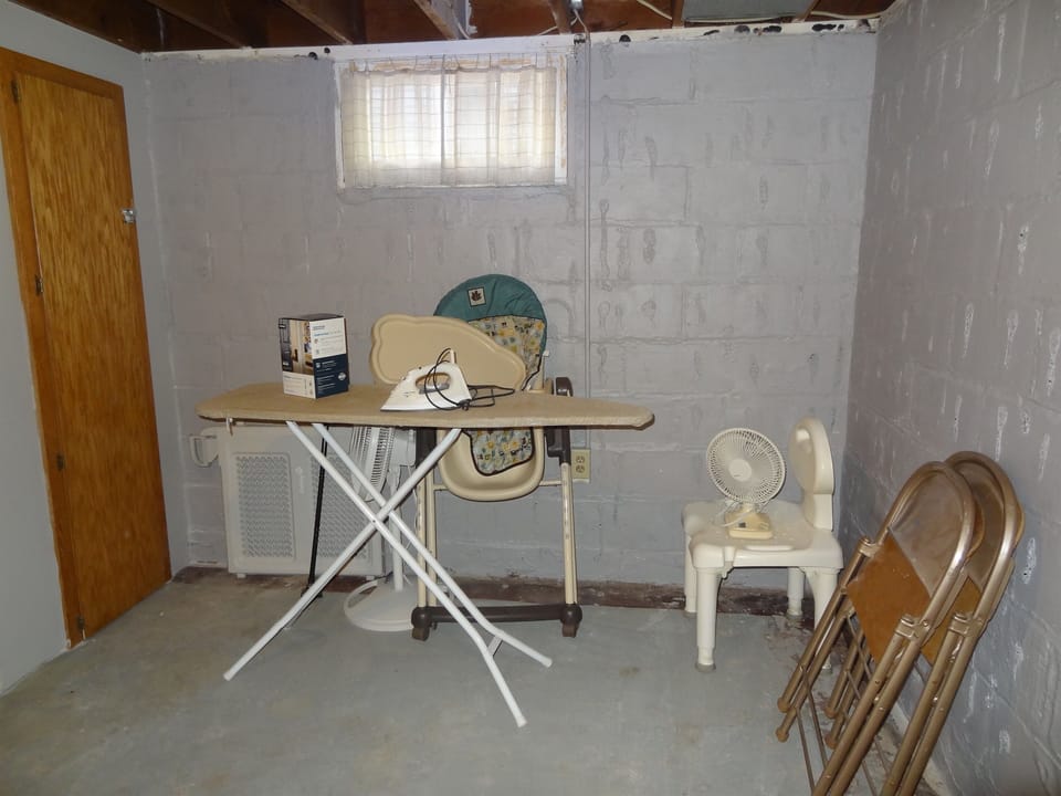 Basement with extras