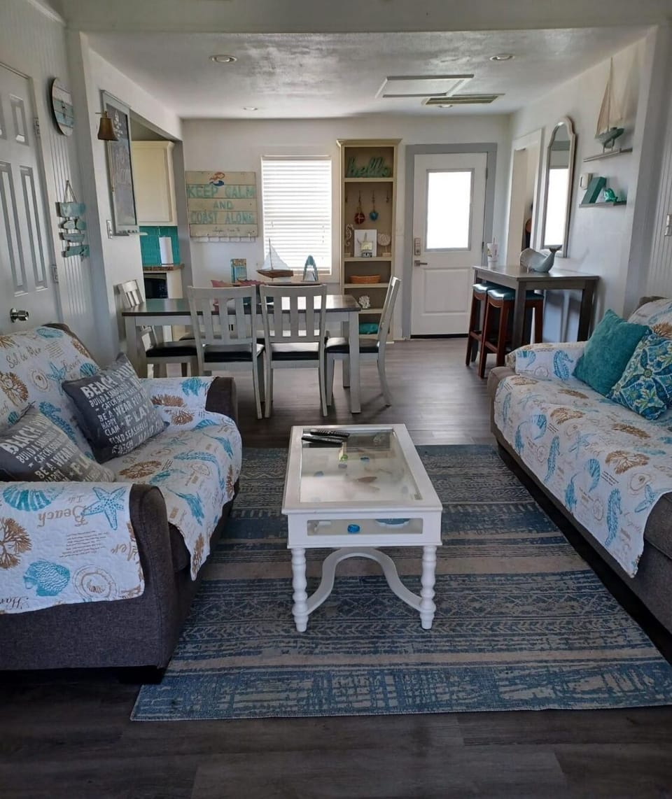 Charming recently updated beach house with ocean views  House in Surfside Beach
