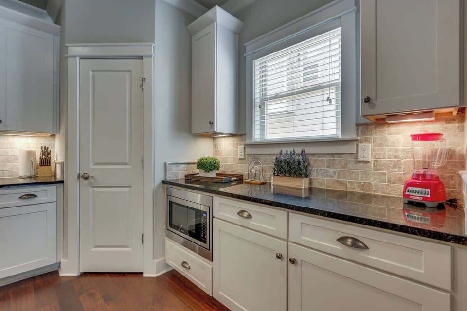 With ample counter space perfect for grazing tables or displaying welcome gifts, entertaining has never been easier or more stylish.