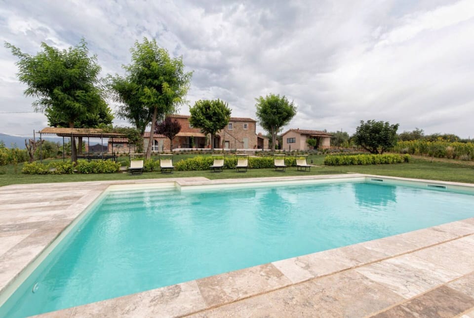 Water, Cloud, Sky, Plant, Property, Swimming Pool, Nature, Azure, Tree, Building