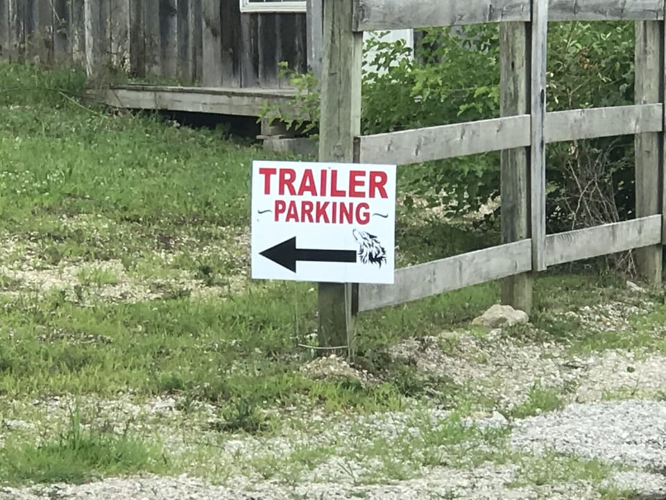 Parking for trailers and rigs