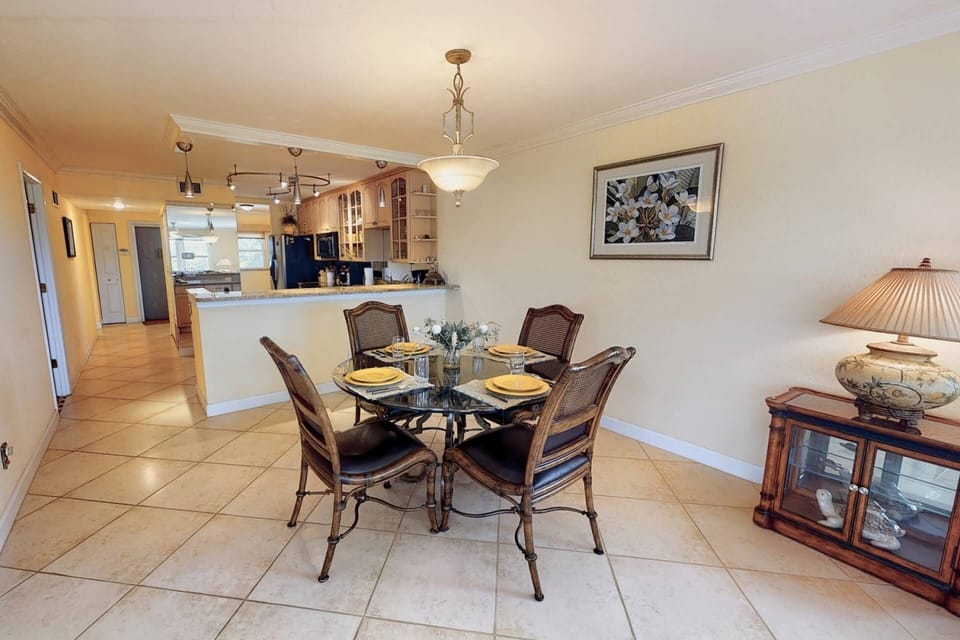 Open kitchen with dining for 4.  Makes cleanup time a breeze.