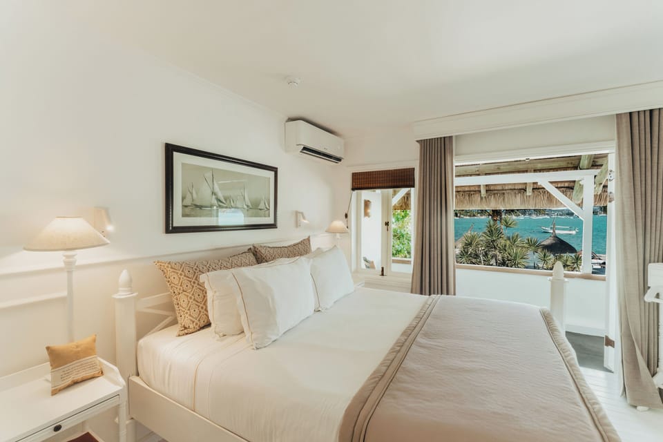 Suite | Minibar, in-room safe, iron/ironing board (on request), WiFi (free)
