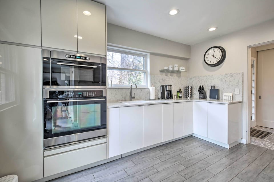 Kitchen | Trash Bags & Paper Towels
