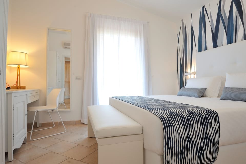 Minibar, in-room safe, desk, blackout drapes