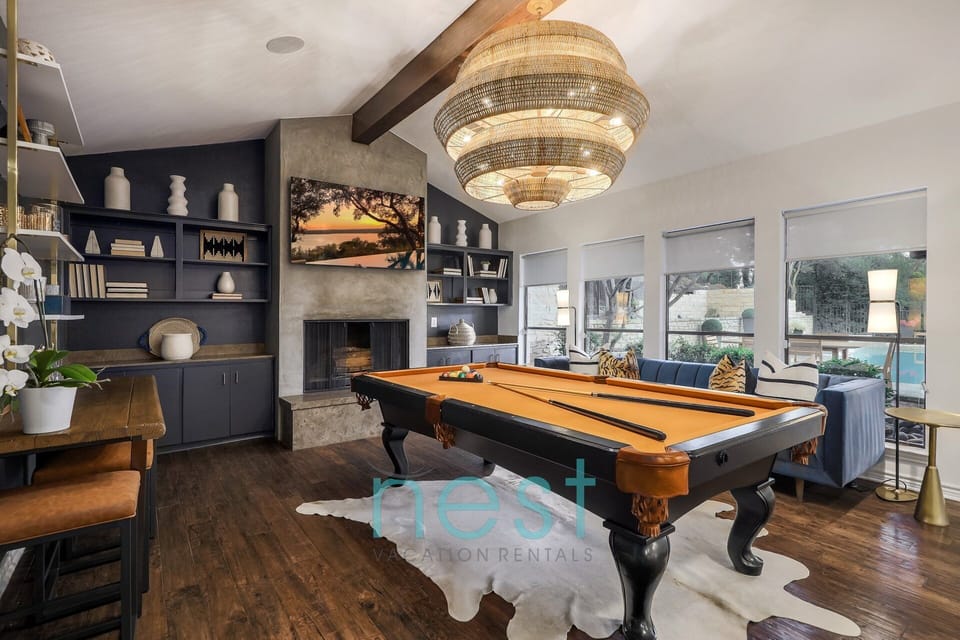 GAMEROOM:  Pool Table