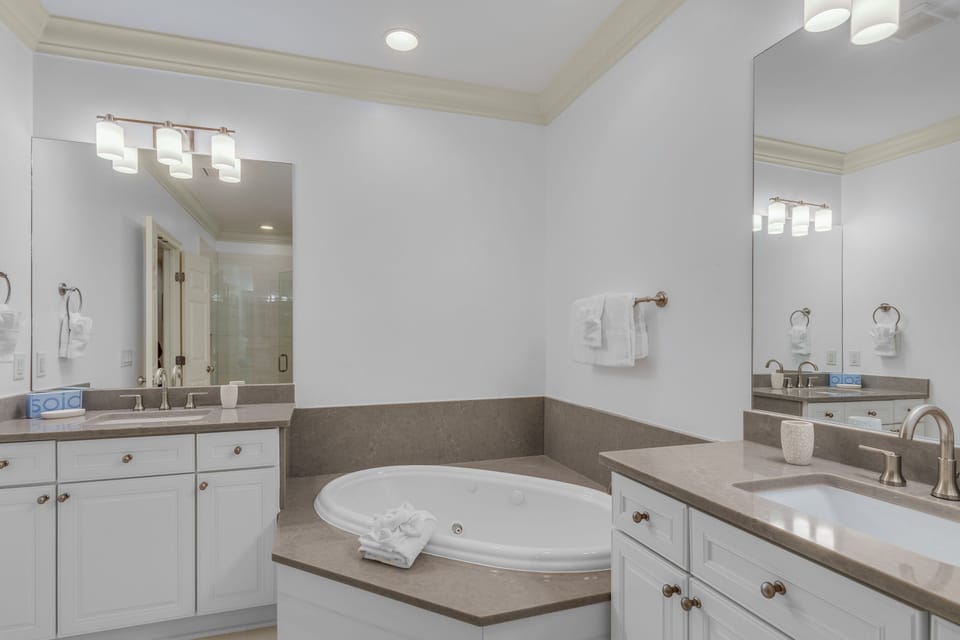 Master Bath with Soaking Tub