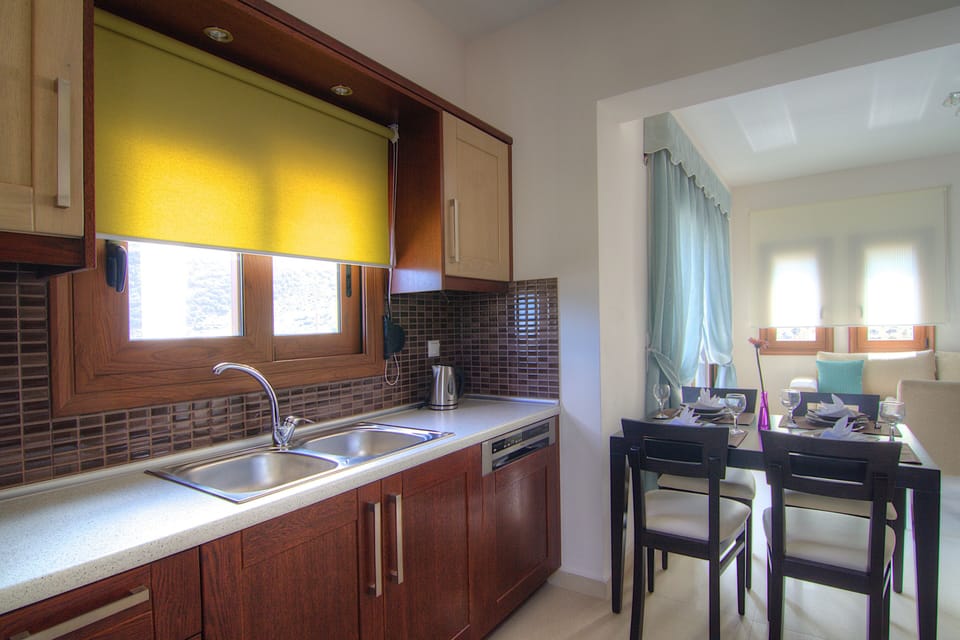 The kitchen is totally functional and fully equipped!