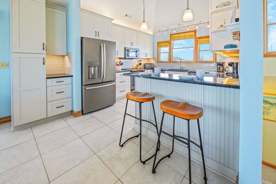 Surf or Sound Realty - 942 - Shore To Please - Kitchen -1