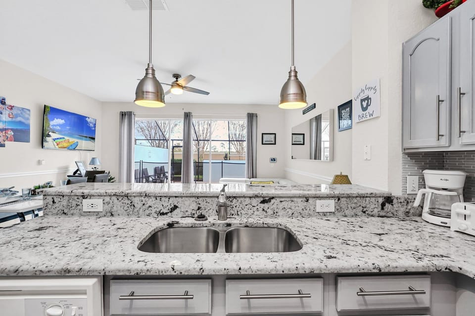 images-for-web-or-mls2561Maneshawln_12