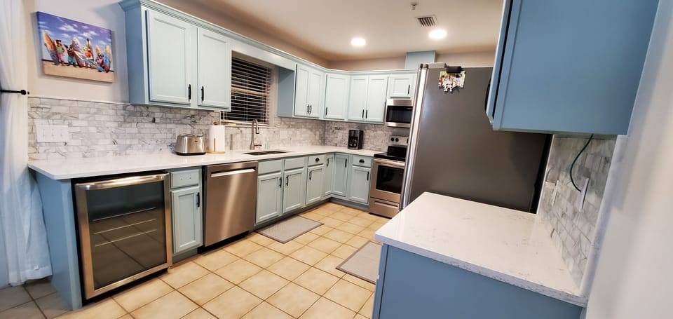 Extra beverage fridge to keep all those vacation drinks chilled and ready.