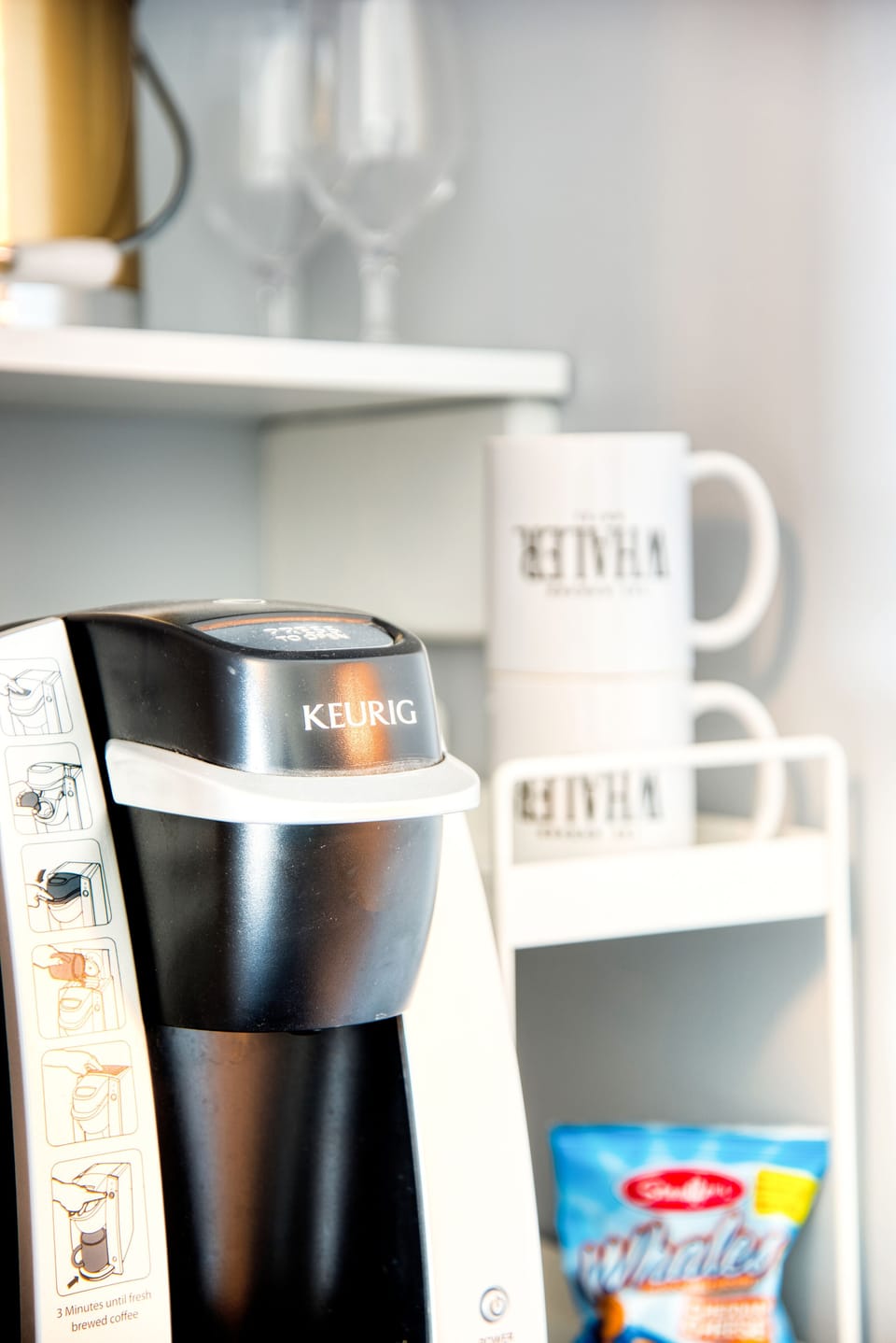 Egyptian cotton sheets, premium bedding, pillowtop beds, minibar