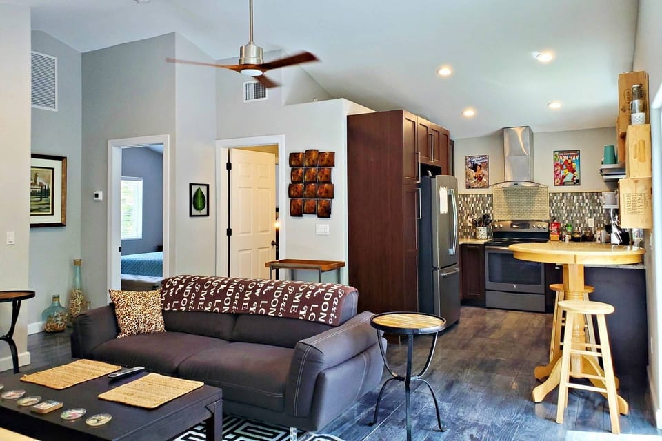 Built in 2015, this home located in the middle of Port Orange.