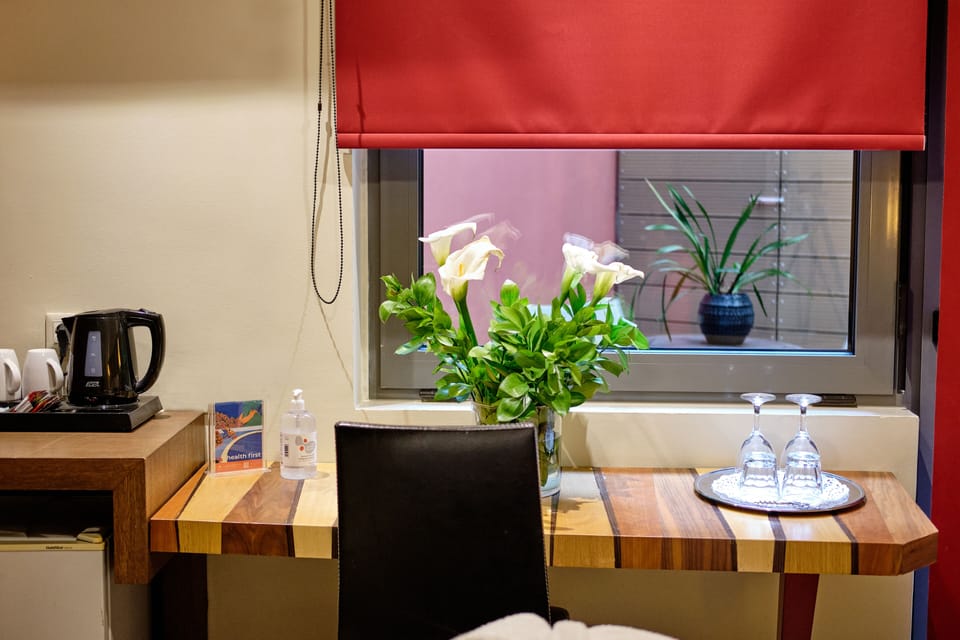 Standard Room | In-room safe, laptop workspace, iron/ironing board, free WiFi