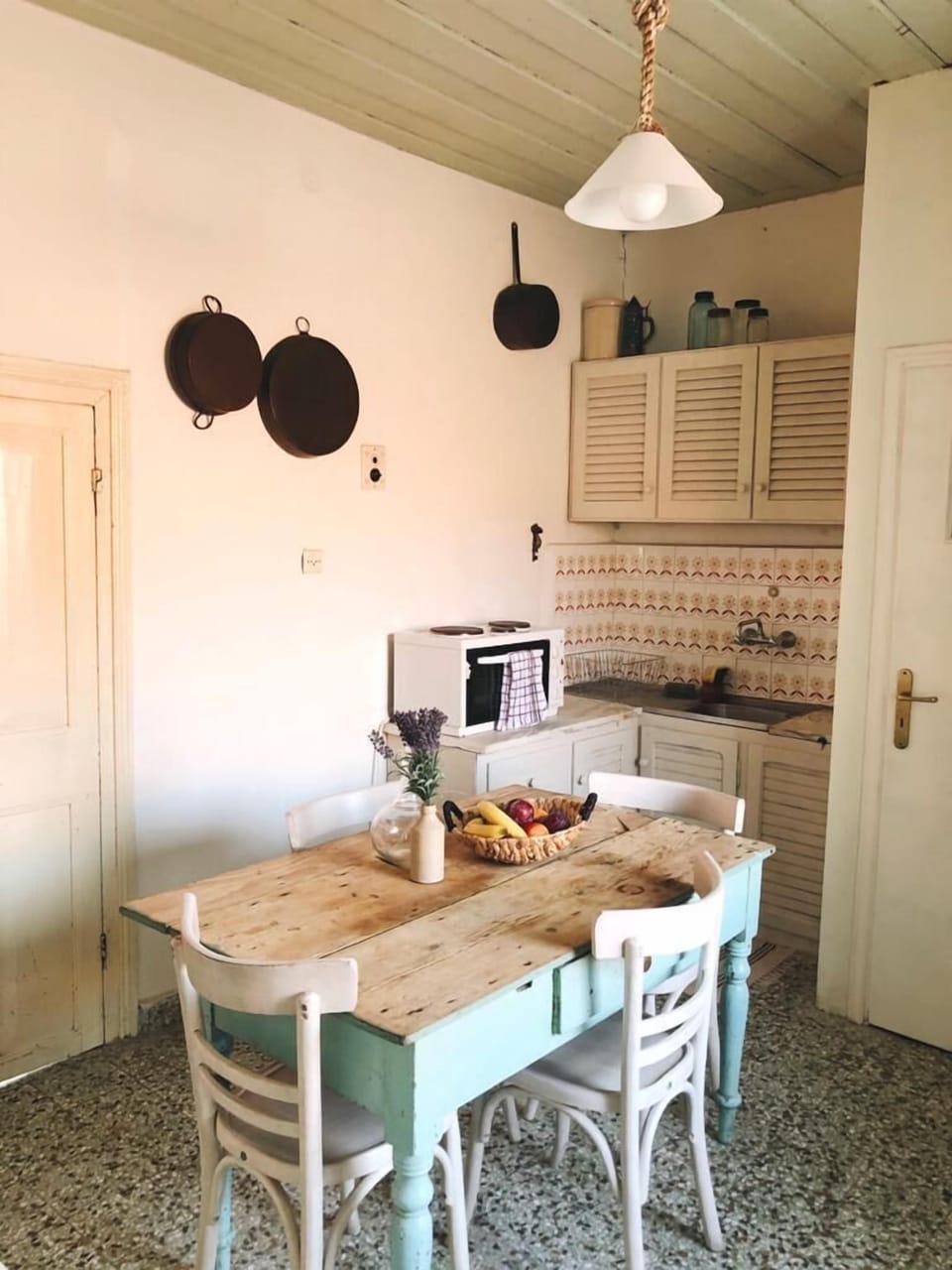 Apartment | Private kitchen | Fridge, oven, stovetop, coffee/tea maker