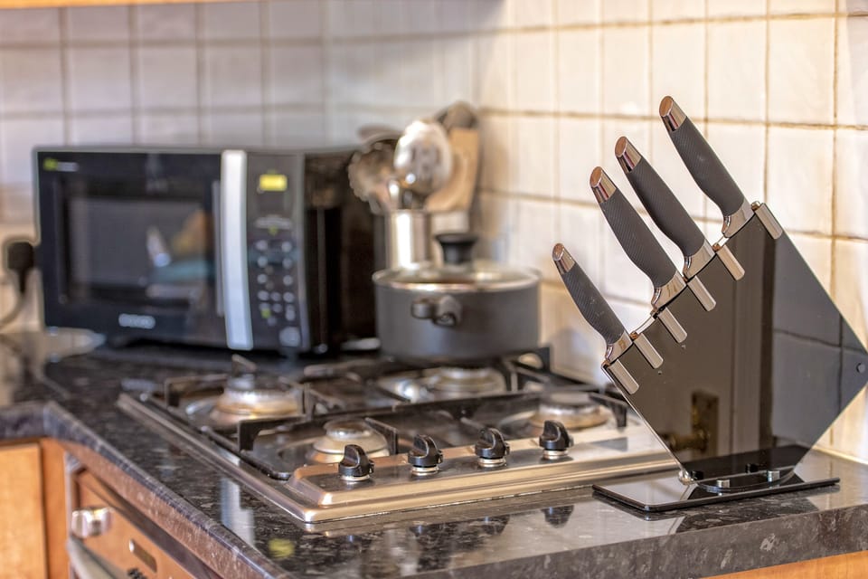 Family House | Private kitchen | Full-size fridge, microwave, oven, stovetop