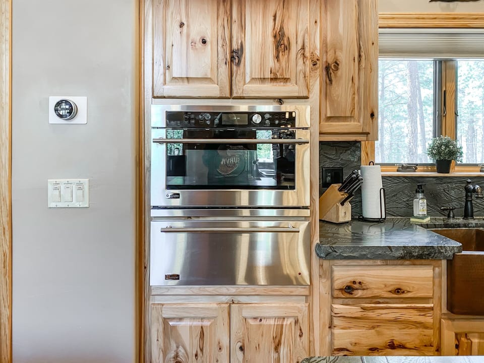 Microwave and warming oven