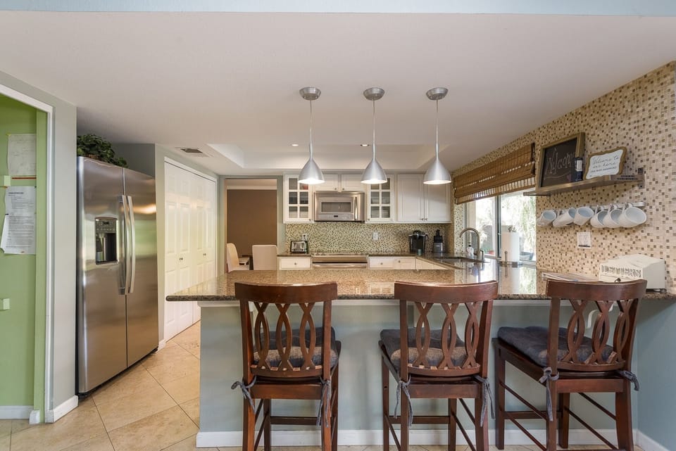 House, 4 Bedrooms | Private kitchen | Fridge, microwave, oven, dishwasher